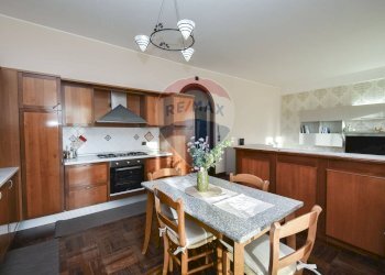 Sala da pranzo - Quadrilocale Via Emanuele Bellia
 
260, Paterno - foto 3