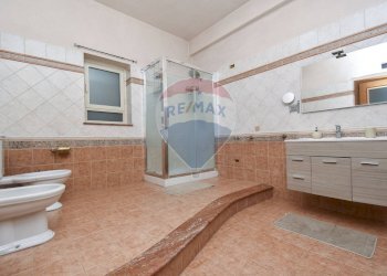 Bagno - Quadrilocale Via Emanuele Bellia
 
260, Paterno - foto 9