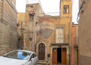 Edificio all\'aperto - Casa semi indipendente Via Reitano
 
3-5, Caltagirone - foto 2
