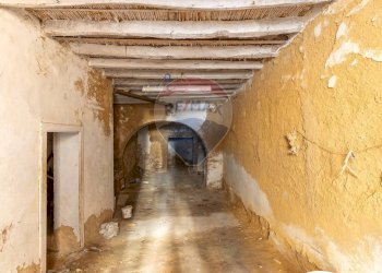 Hall / corridoio - Casa semi indipendente Via Reitano
 
3-5, Caltagirone - foto 30