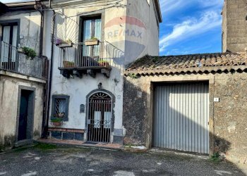 Casa all\'aperto - Casa indipendente Via Francesco Ragonesi
 
4, Linguaglossa - foto 1