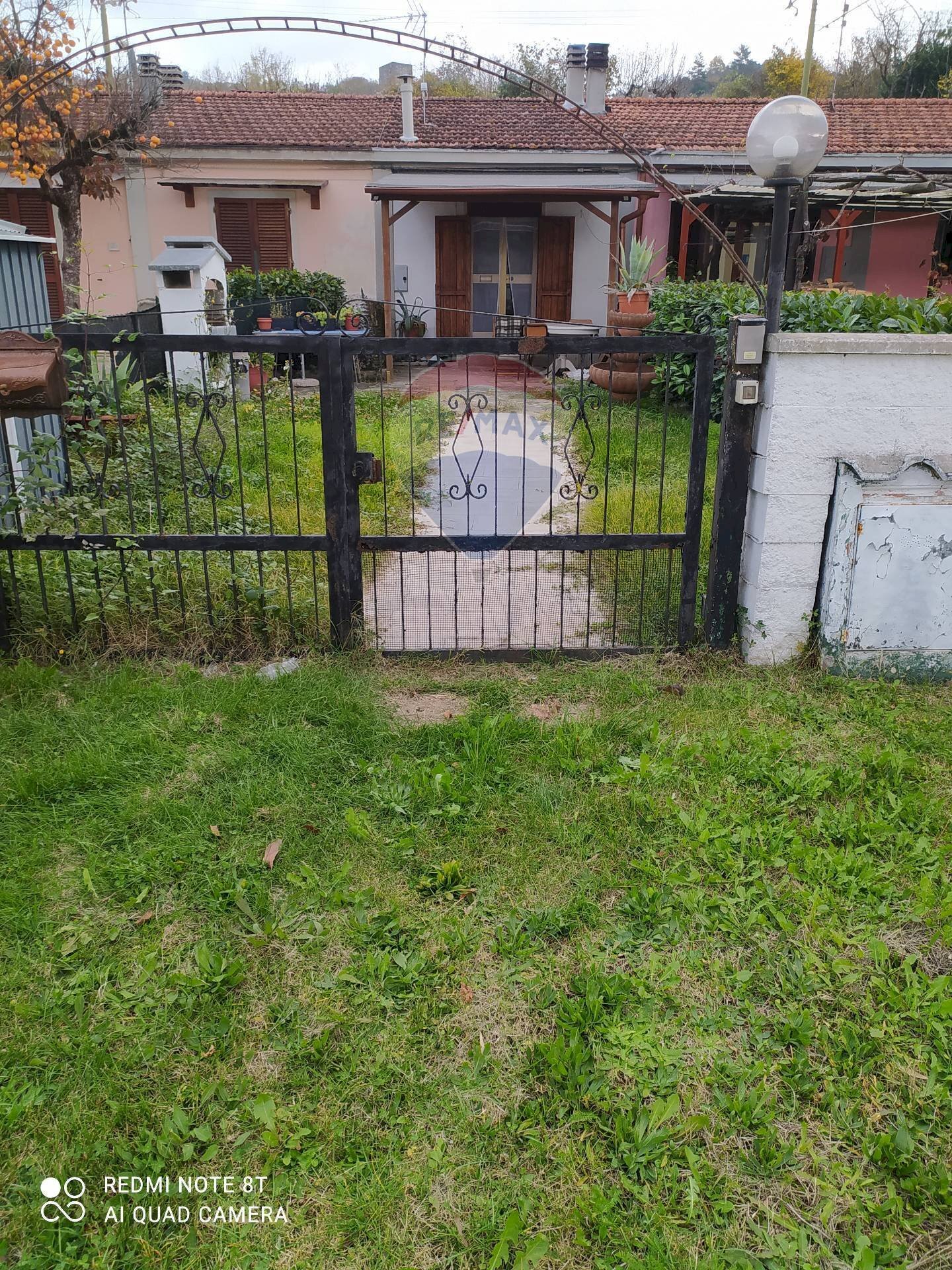 Giardino - Casa semi indipendente Località Villarosa
 
25, Castel Focognano - foto 1