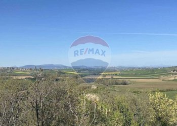 Vista delle montagne - Quadrilocale Corso Vittorio Emanuele
 
2, Marsciano - foto 8