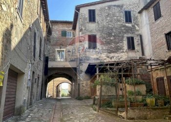 Edificio all\'aperto - Quadrilocale Corso Vittorio Emanuele
 
2, Marsciano - foto 13