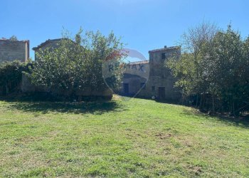 Giardino - Rustico Loc.  Coppi, Voc.  Petroia
 
18, Città di Castello - foto 1