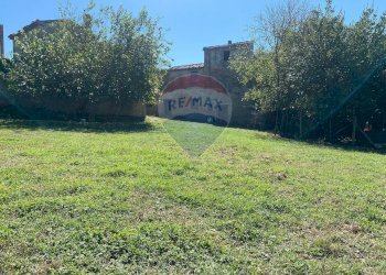 Giardino - Rustico Loc.  Coppi, Voc.  Petroia
 
18, Città di Castello - foto 2