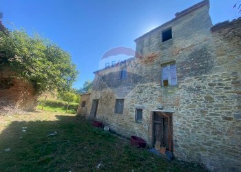 Casa all\'aperto - Rustico Loc.  Coppi, Voc.  Petroia
 
18, Città di Castello - foto 3