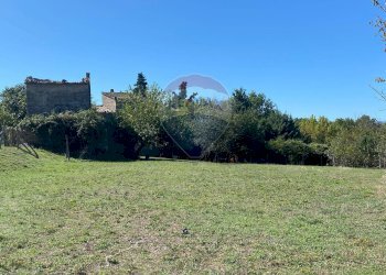 Giardino - Rustico Loc.  Coppi, Voc.  Petroia
 
18, Città di Castello - foto 12