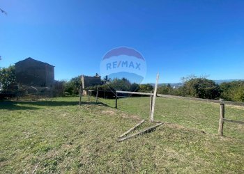 Giardino - Rustico Loc.  Coppi, Voc.  Petroia
 
18, Città di Castello - foto 13