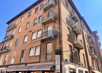 Edificio all\'aperto - Ufficio Via Giuseppe Garibaldi
 
1, Foligno - foto 9