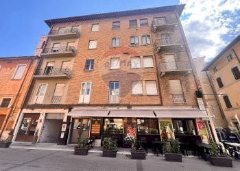 Edificio all\'aperto - Ufficio Via Giuseppe Garibaldi
 
1, Foligno - foto 12