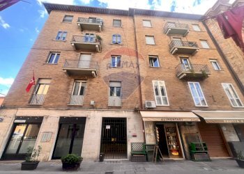 Edificio all\'aperto - Ufficio Via Giuseppe Garibaldi
 
1, Foligno - foto 14