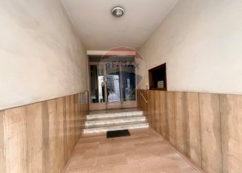 Ricezione / Lobby - Ufficio Via Giuseppe Garibaldi
 
1, Foligno - foto 15