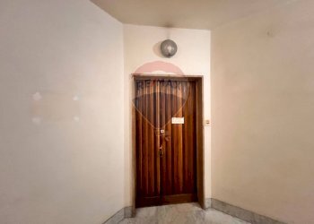 Hall / corridoio - Ufficio Via Giuseppe Garibaldi
 
1, Foligno - foto 16