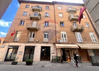 Edificio all\'aperto - Ufficio Via Giuseppe Garibaldi
 
1, Foligno - foto 28