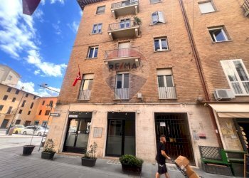 Edificio all\'aperto - Ufficio Via Giuseppe Garibaldi
 
1, Foligno - foto 29