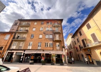 Edificio all\'aperto - Ufficio Via Giuseppe Garibaldi
 
1, Foligno - foto 35