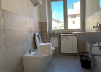 Bagno - Ufficio Via Giuseppe Garibaldi
 
1, Foligno - foto 41