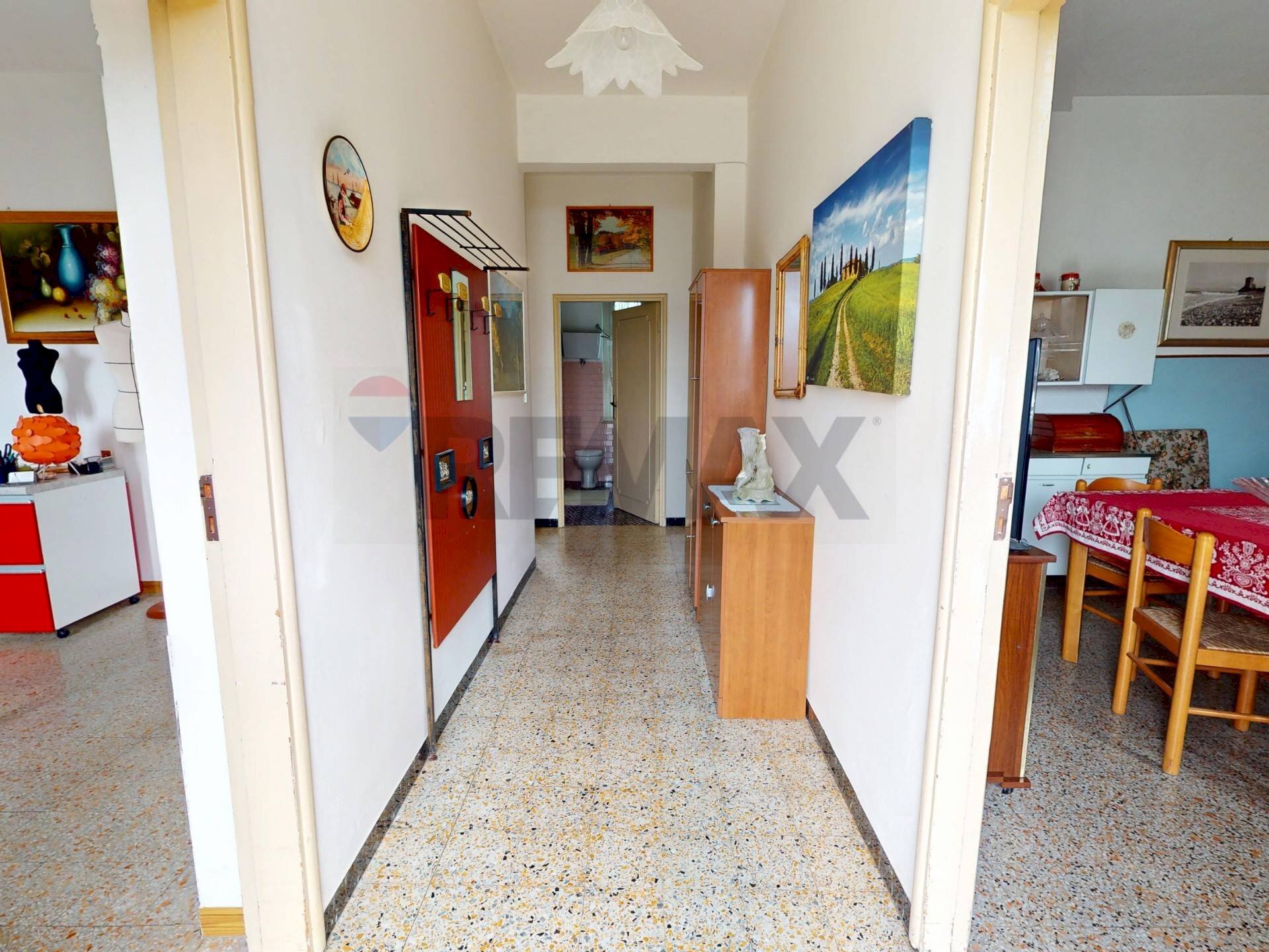 Hall / corridoio - Four-room apartment Via Montepennino
 
Snc, Spello - photo 1