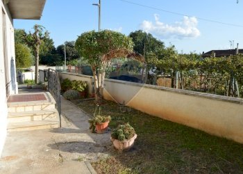 Giardino - Four-room apartment Via Montepennino
 
Snc, Spello - photo 14