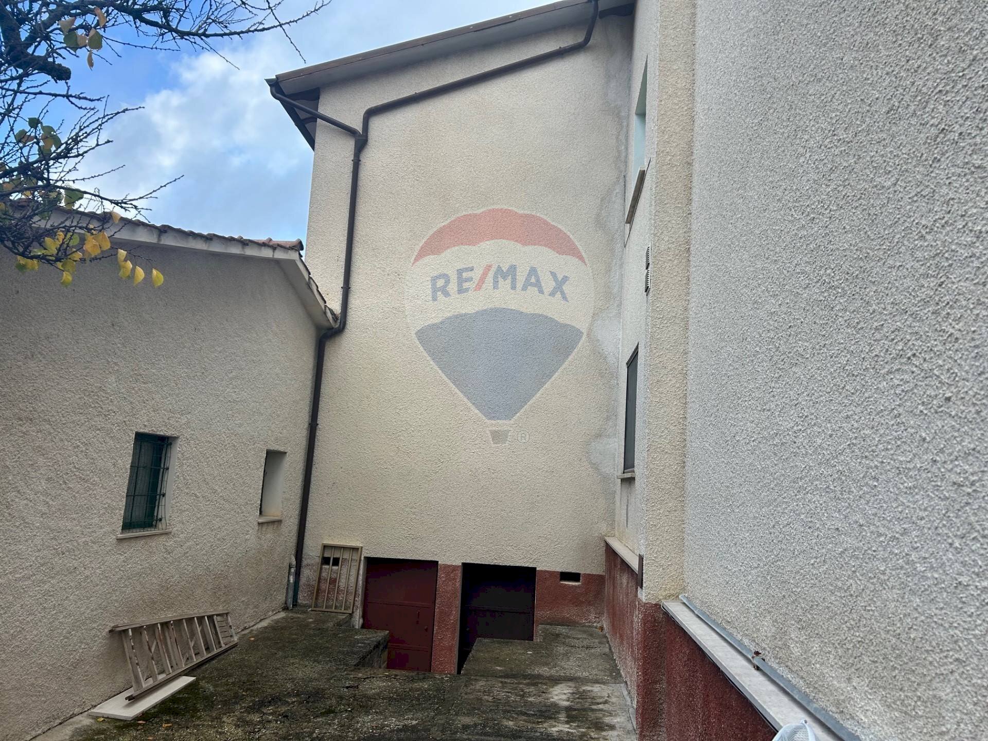 Casa all\'aperto - Casa semi indipendente Via Flaminia
111, Fossato di Vico - foto 3