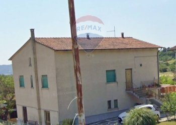 Casa all\'aperto - Casa semi indipendente Via Flaminia
 
111, Fossato di Vico - foto 9