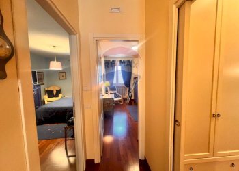 Hall / corridoio - Three-room apartment VIA CAPODACQUA
 
10, Foligno - photo 41