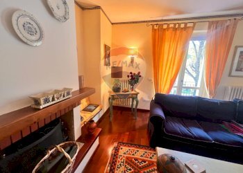 Soggiorno - Three-room apartment VIA CAPODACQUA
 
10, Foligno - photo 95