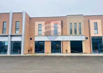 Edificio all\'aperto - Locale Commerciale Via Dei Gelsi
2, Magione - foto 1