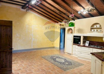 Soggiorno - Locale Commerciale Via Dei Gelsi
2, Magione - foto 5