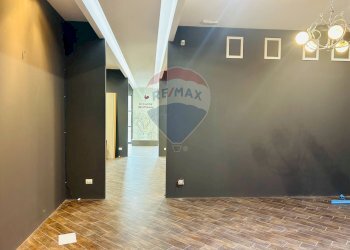 Stanza vuota - Locale Commerciale Via Dei Gelsi
2, Magione - foto 9