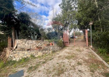 Giardino - Rustico Strada Colognola Migiana
 
8, Perugia - foto 17