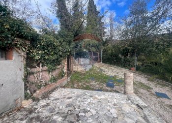 Giardino - Rustico Strada Colognola Migiana
 
8, Perugia - foto 18