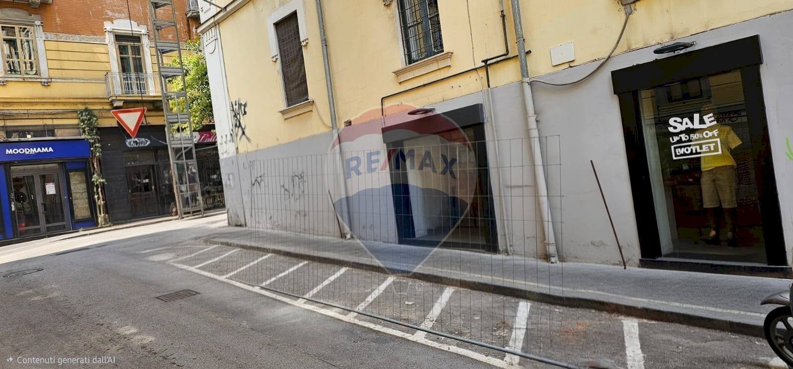 Edificio all\'aperto - Commercial Premises Via Giovanni Angelo Papio
 
28, Salerno - photo 1