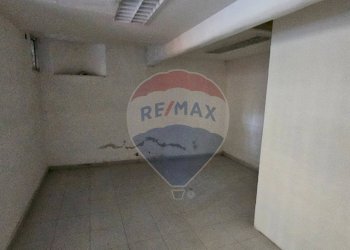 Stanza vuota - Commercial Premises Via Giovanni Angelo Papio
 
28, Salerno - photo 4