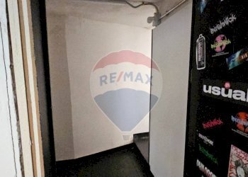 Hall / corridoio - Commercial Premises Via Giovanni Angelo Papio
 
28, Salerno - photo 7