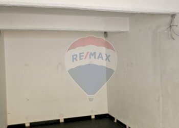 Stanza vuota - Commercial Premises Via Giovanni Angelo Papio
 
28, Salerno - photo 13