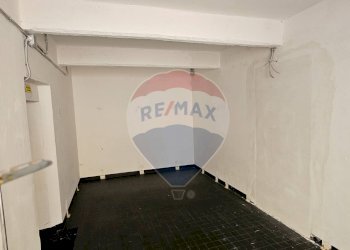 Stanza vuota - Commercial Premises Via Giovanni Angelo Papio
 
28, Salerno - photo 14