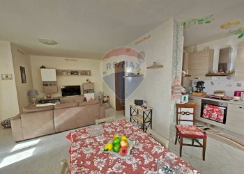 Sala da pranzo - Quadrilocale Fortunato Arena
 
7, Montecorvino Pugliano - foto 8