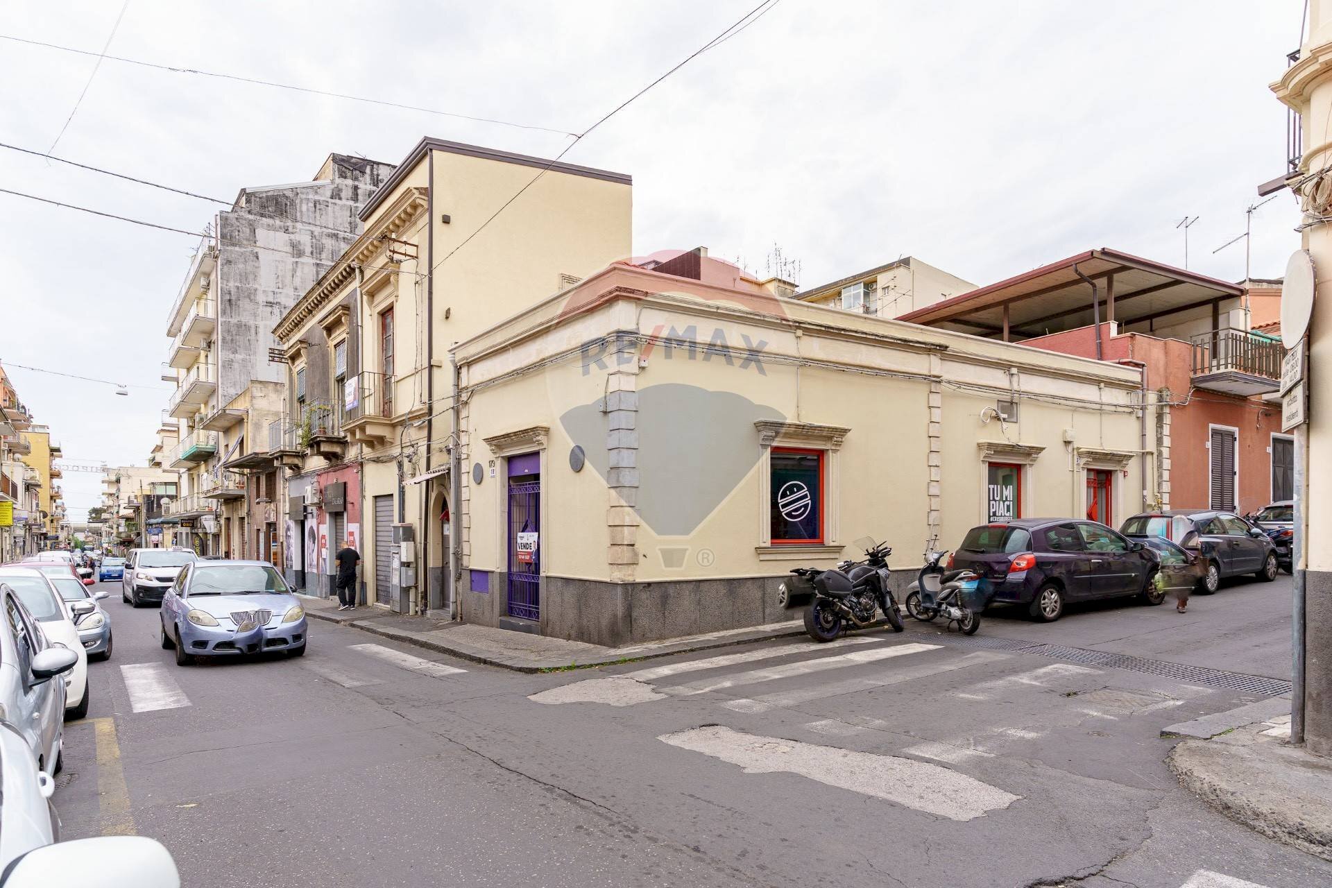 Edificio all\'aperto - Locale Commerciale Via Del Bosco
 
179, Catania - foto 1