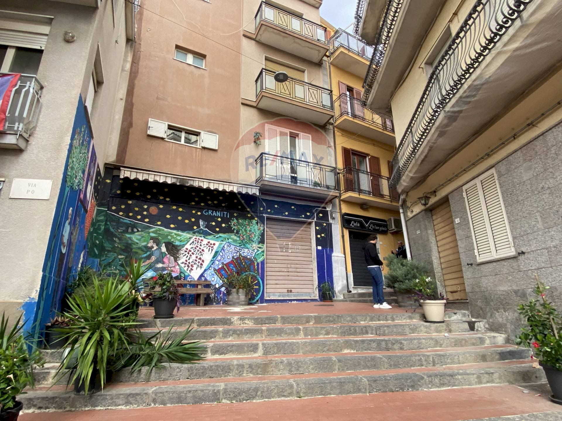 Edificio all\'aperto - Commercial Premises via umberto
 
59, Graniti - floor plans 1