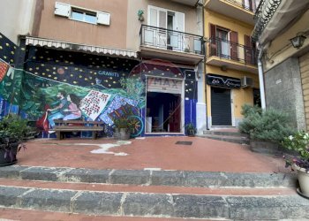 Edificio all\'aperto - Locale Commerciale via umberto
 
59, Graniti - foto 1