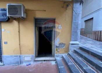 Edificio all\'aperto - Locale Commerciale via umberto
 
59, Graniti - foto 8