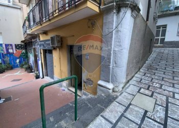 Edificio all\'aperto - Locale Commerciale via umberto
 
59, Graniti - foto 10