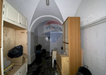 Dispensa di stoccaggio - Locale Commerciale via umberto
 
59, Graniti - foto 21