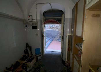 Hall / corridoio - Locale Commerciale via umberto
 
59, Graniti - foto 25