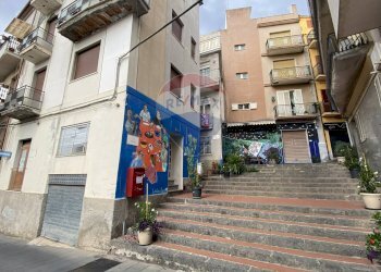 Edificio all\'aperto - Locale Commerciale via umberto
 
59, Graniti - foto 27