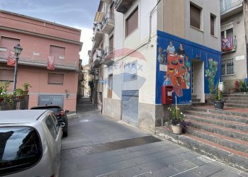 Edificio all\'aperto - Locale Commerciale via umberto
 
59, Graniti - foto 28