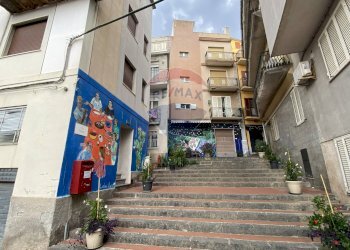 Edificio all\'aperto - Locale Commerciale via umberto
 
59, Graniti - foto 30