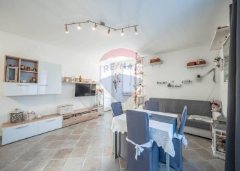 Sala da pranzo - Bilocale Viale Raffaello Sanzio
 
180a, Comacchio - foto 2